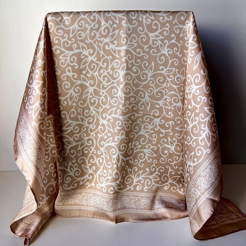 Foulard fleuri