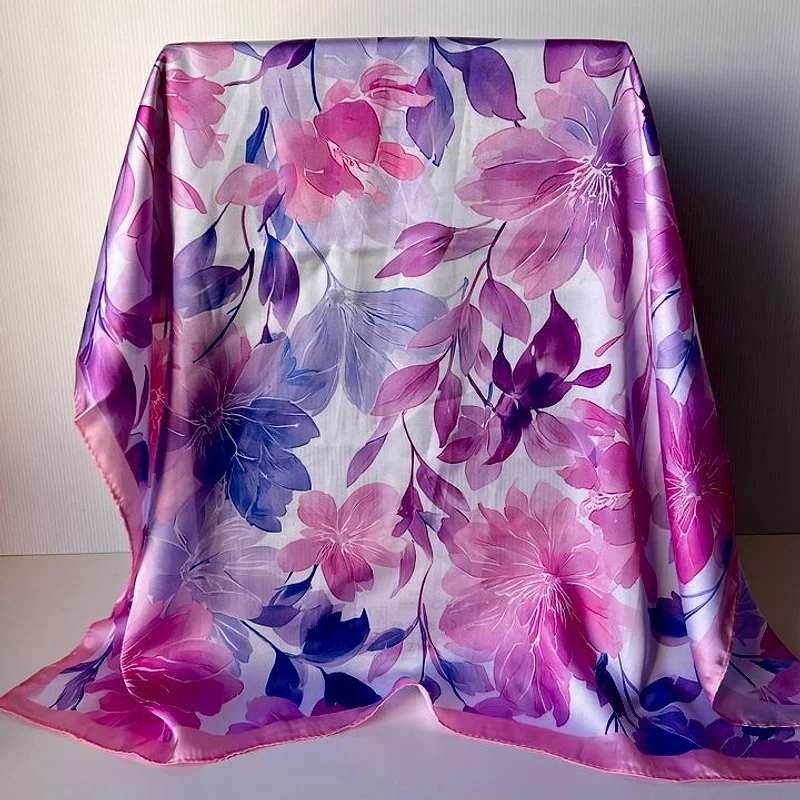 Foulard satiné floral 